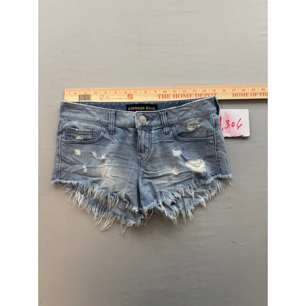 Express Jeans Distressed Denim Shorts Light Wash Frayed Cutoff Low Rise Size 2